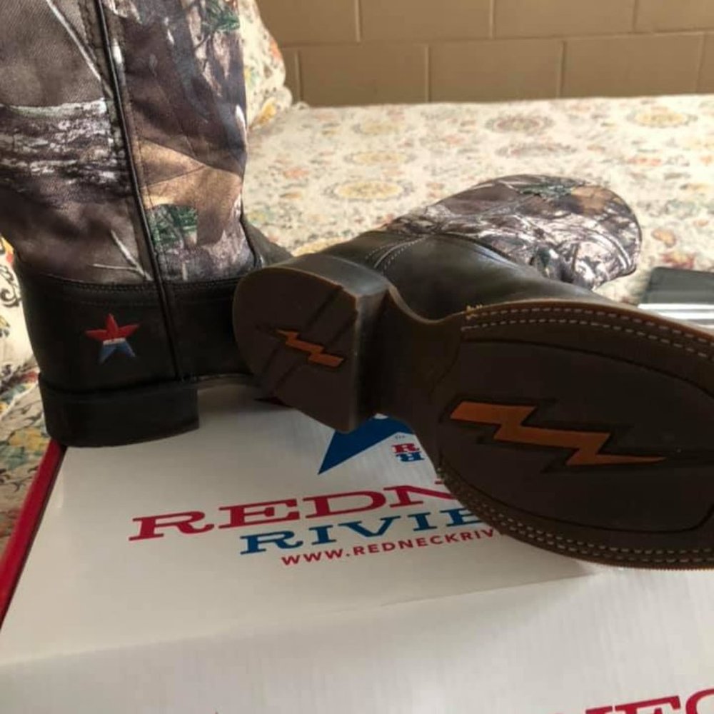 Boys boots